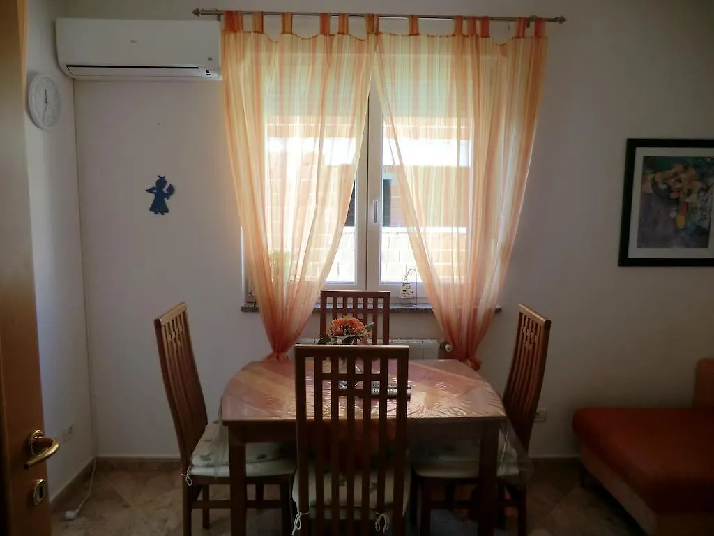 Apartment Popovic Pula 0*,  Hırvatistan